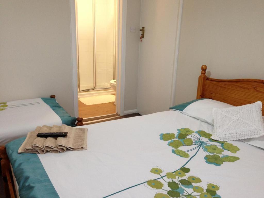 Apple House Guesthouse Heathrow Airport Hillingdon Zimmer foto