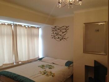 Apple House Guesthouse Heathrow Airport Hillingdon Exterior foto
